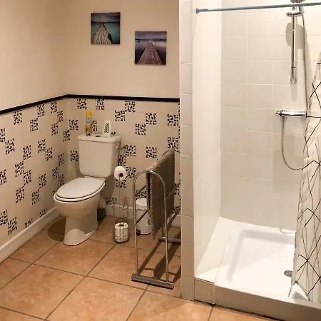 Вилла Sleeps 10 With Pool And Wifi *