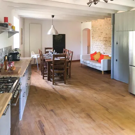 Sleeps 10 With Pool And Wifi Вилла
